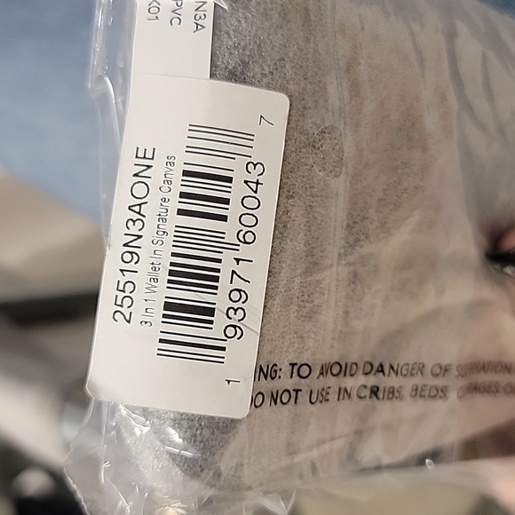 3 In 1 Wallet In Signature Canvas - Picture 5 of 8